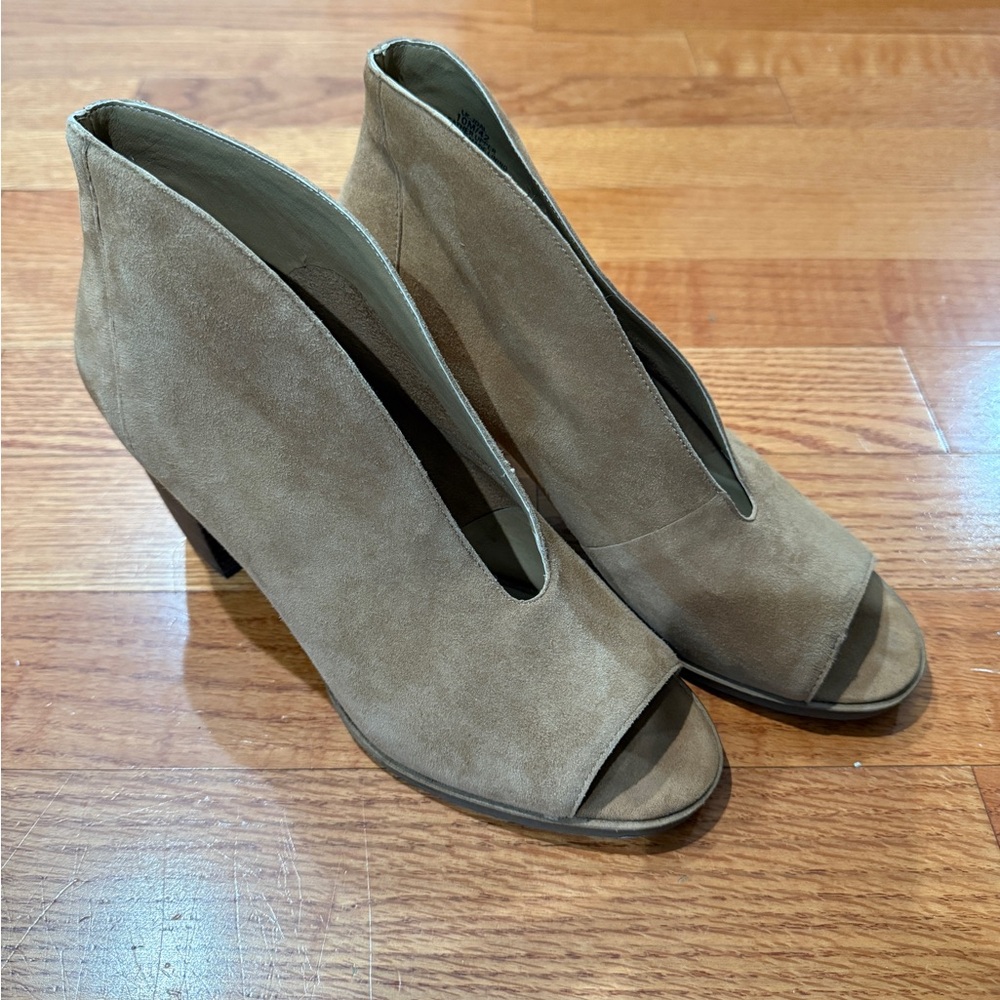 Lucky Brand Peep Toe Tan Heeled Booties - Picture 2 of 3